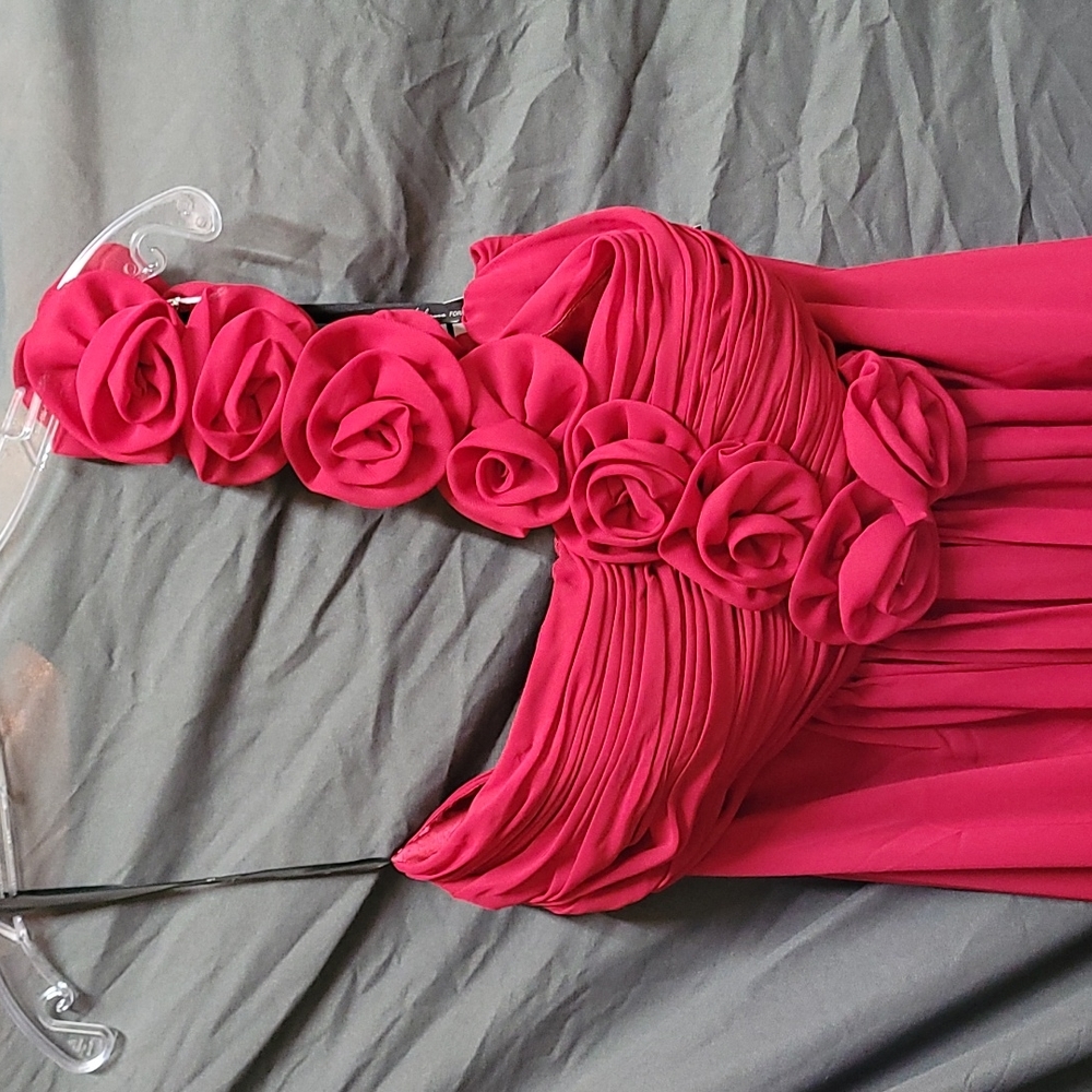 Dress - Picture 2 of 7